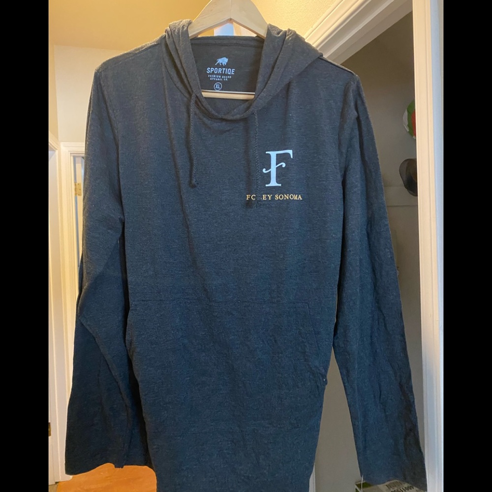 Men’s pullover hoodie